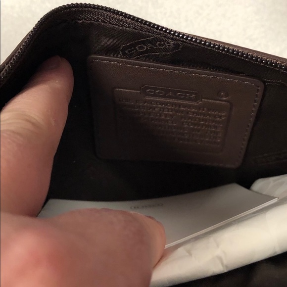 NWOT Coach Wristlet - Picture 4 of 6